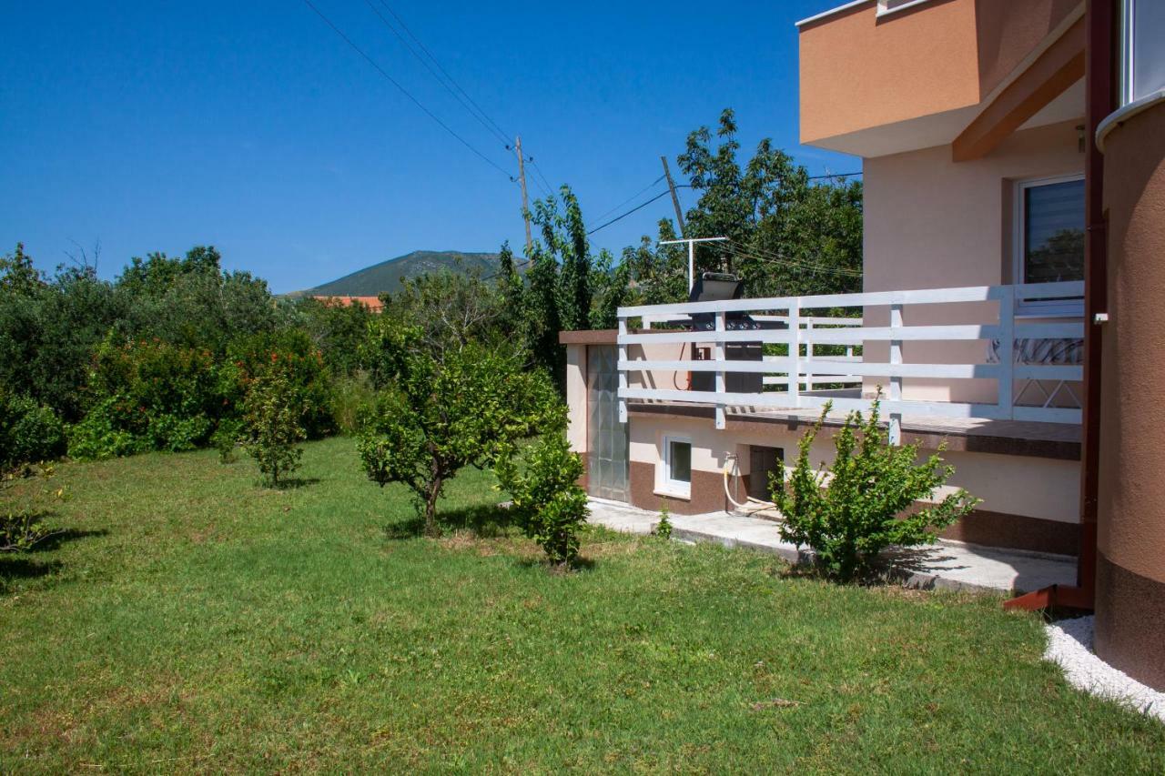 Nadalina Apartment Kastel Stari ภายนอก รูปภาพ