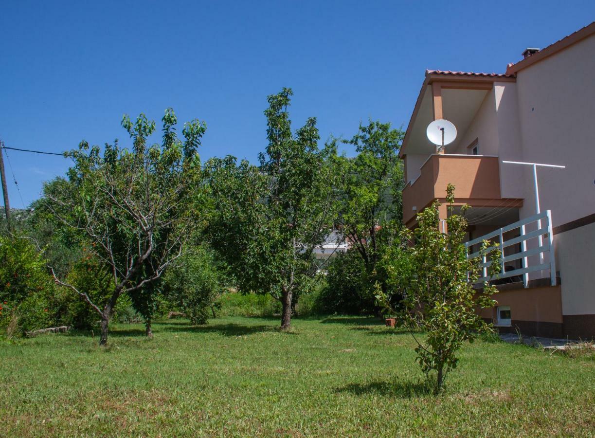 Nadalina Apartment Kastel Stari ภายนอก รูปภาพ